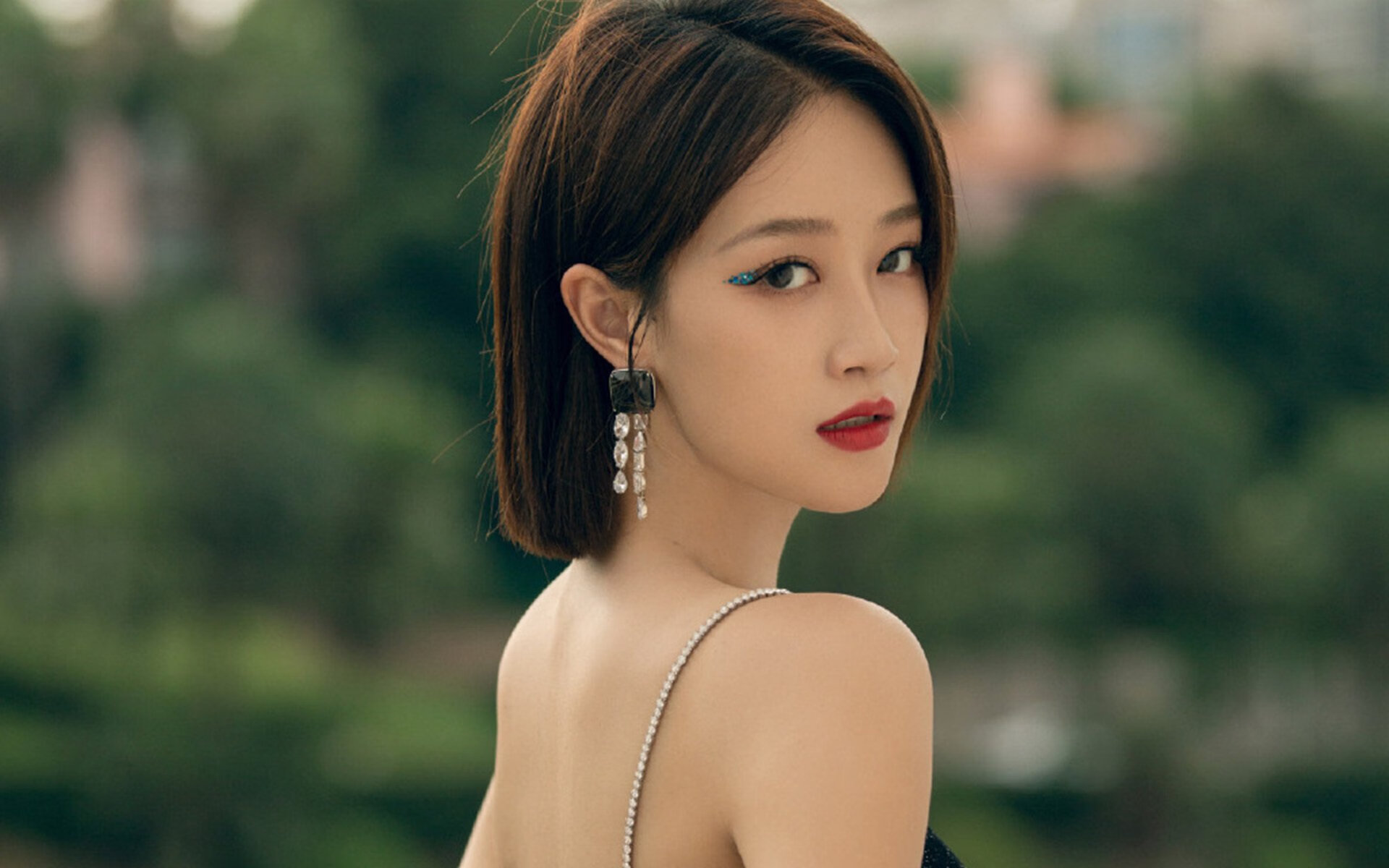 英超比赛中通过语言声调建模识别裁判指令的紧急等级，英超 裁判