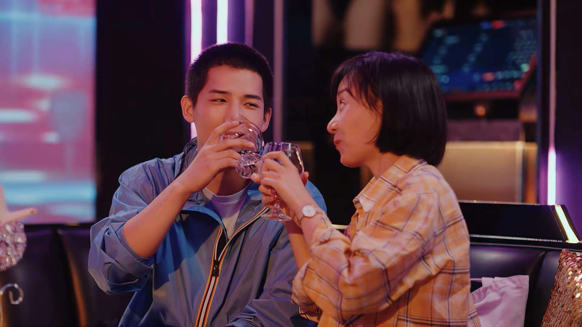 爱游戏综合娱乐-热火训练现场媒体开放吸引大量记者，热火媒体日