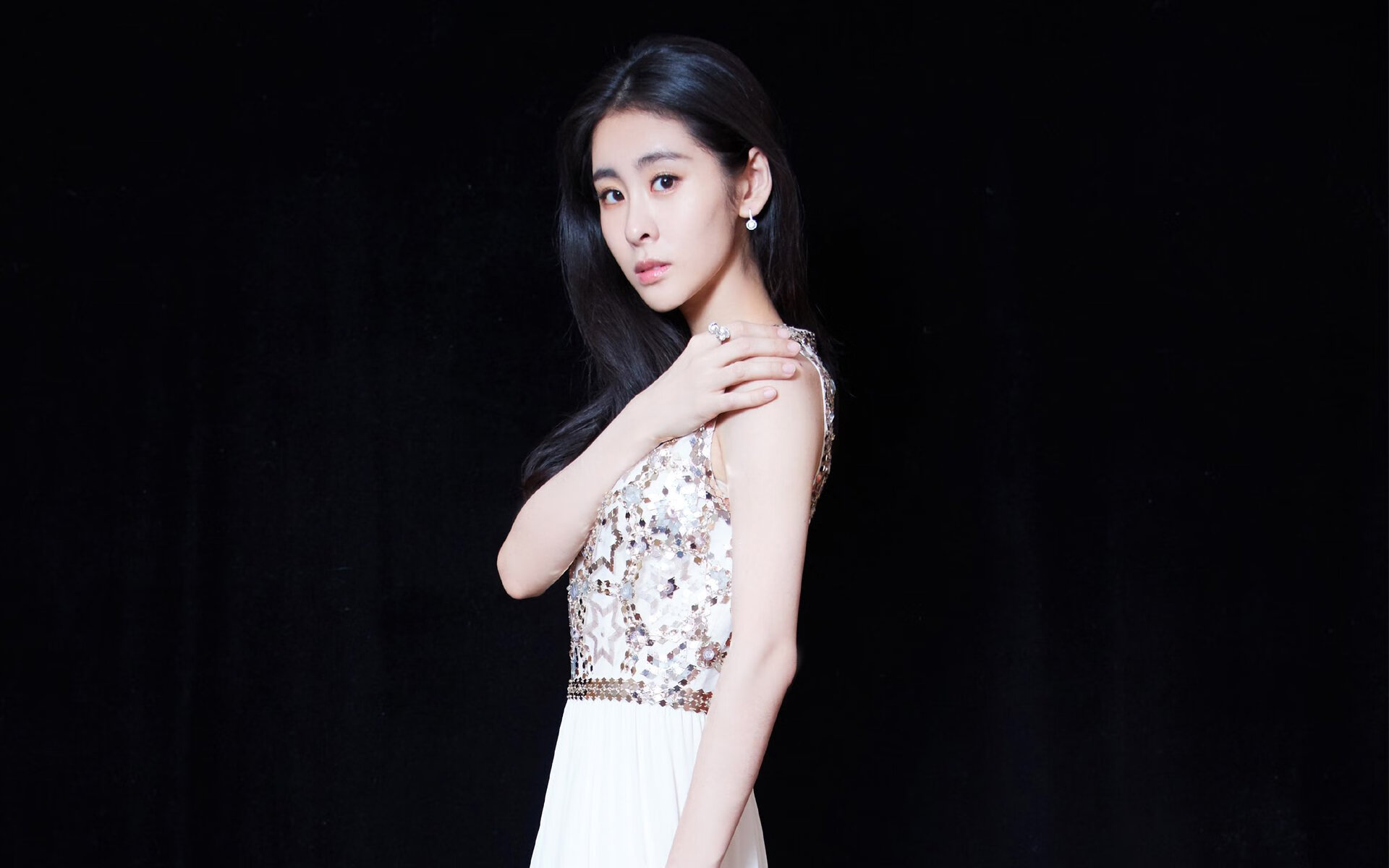 覃海洋短距离蛙泳尽显霸气,覃海洋父母